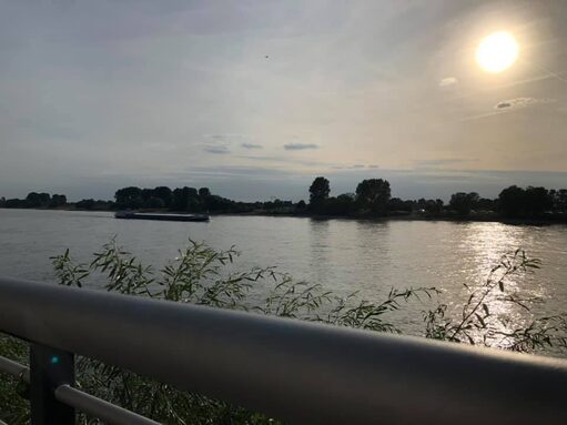 Le Rhin à Kaiserswetrh, non loin de Duisbourg